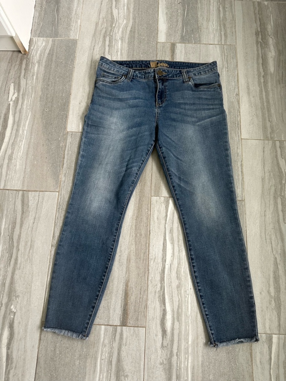 Kut from the Kloth Slim Raw-Hem Skinny Jeans in Medium Blue